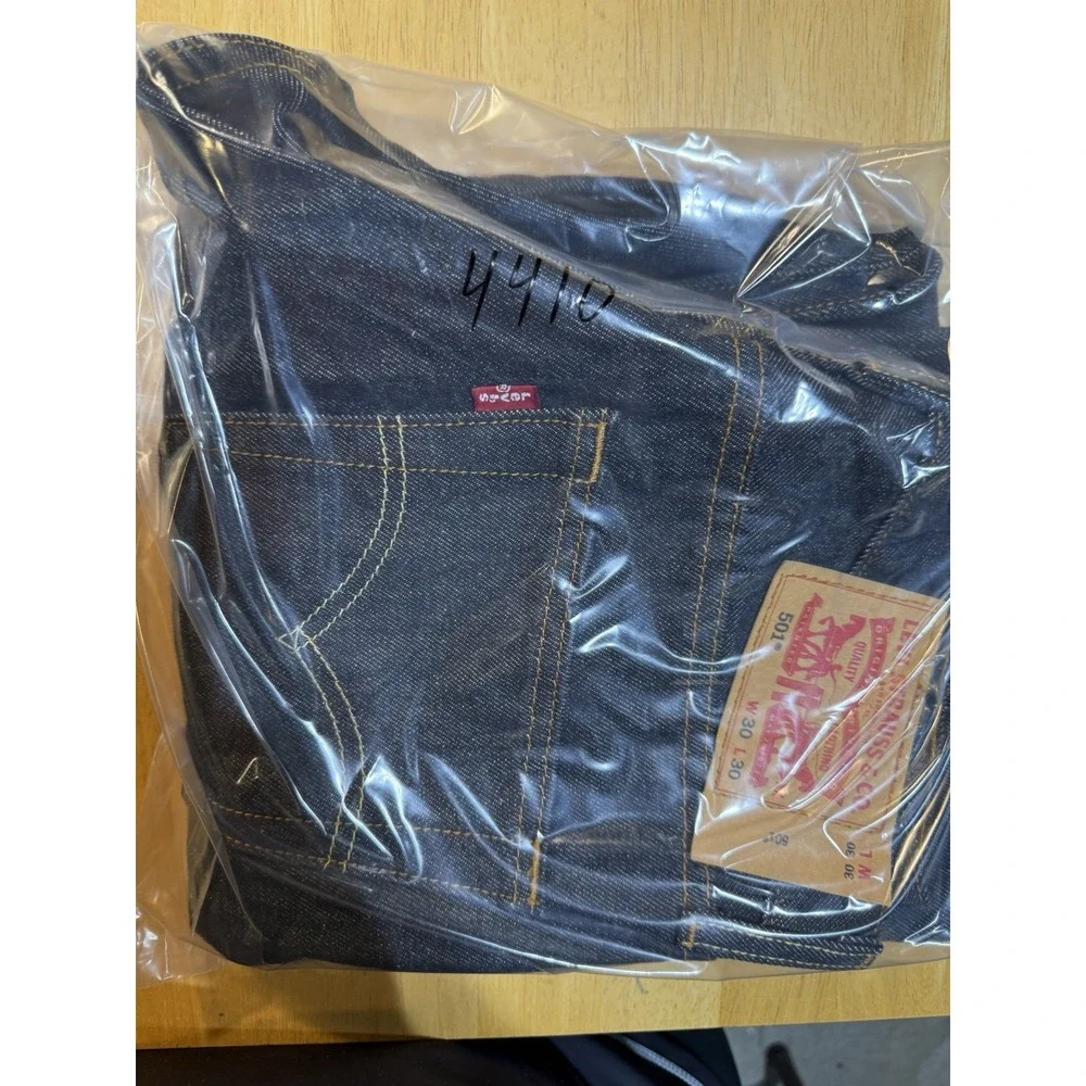 Levi's 501 Original Fit Jeans Mens W30 L30 Dark Wash Button Fly 100% Cotton NWOT